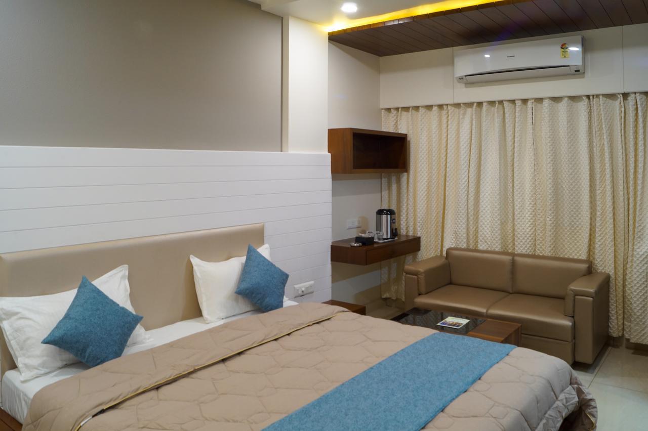 Hotel Midtown วาโดดารา ภายนอก รูปภาพ