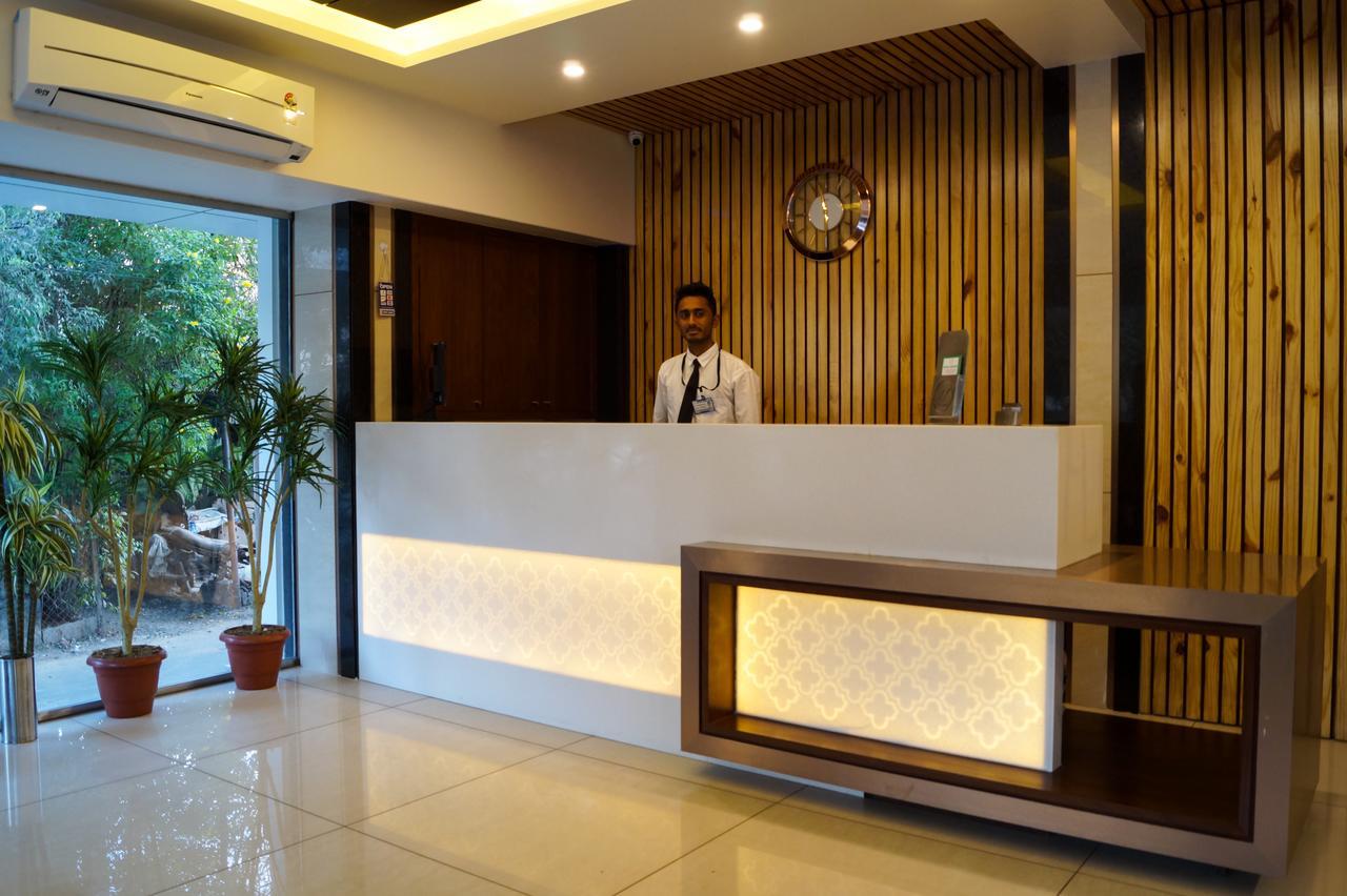 Hotel Midtown วาโดดารา ภายนอก รูปภาพ