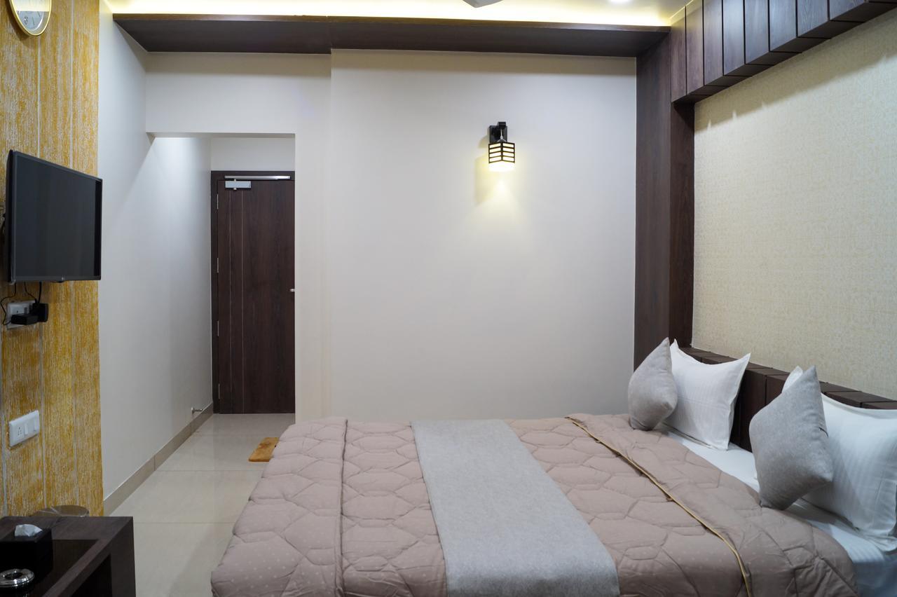 Hotel Midtown วาโดดารา ภายนอก รูปภาพ